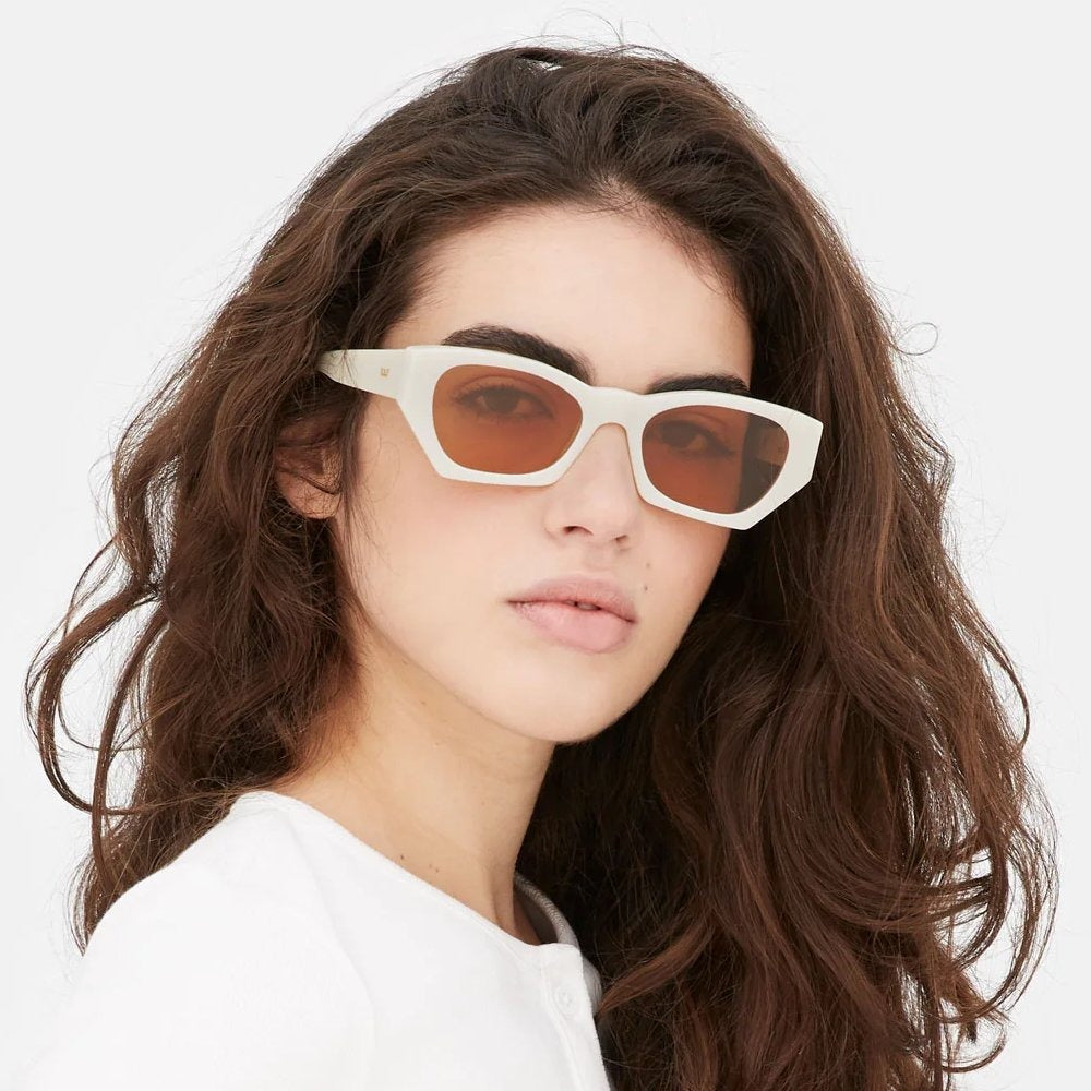 Retrosuperfuture sunglasses Model Amata Panna col. white