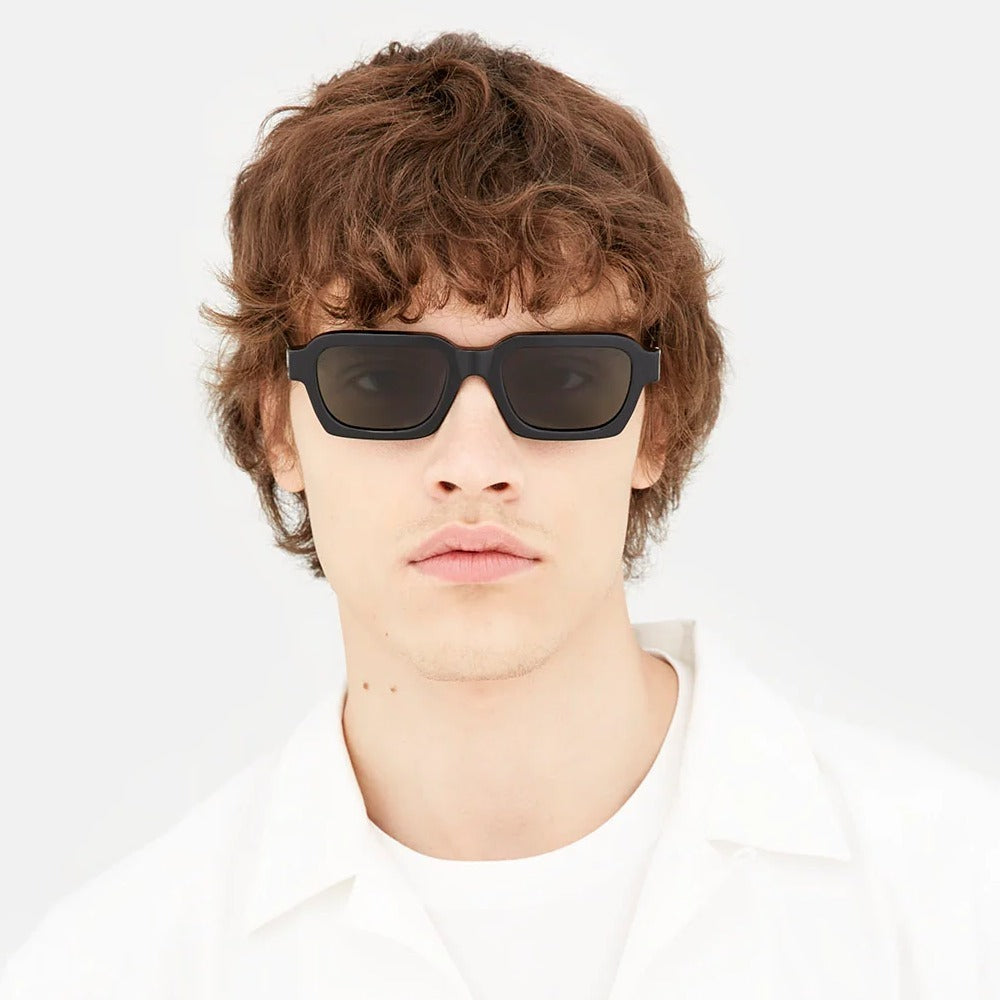 Retrosuperfuture sunglasses Model Caro Black col. black