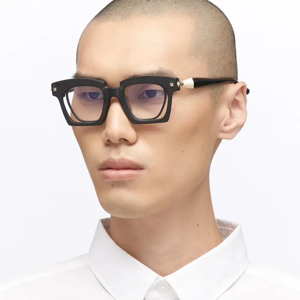 Kuboraum eyewear Model J9 col. BM