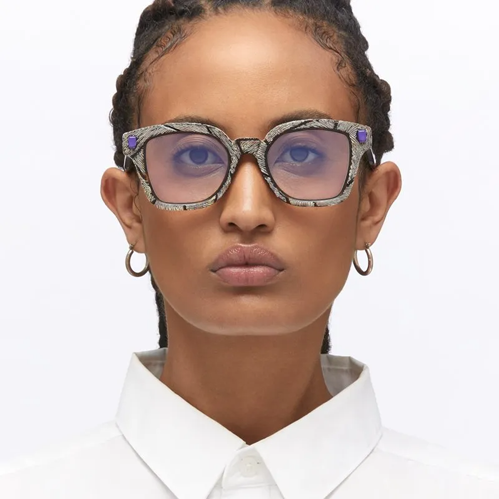 Kuboraum eyewear Model Q3 col. TS AE