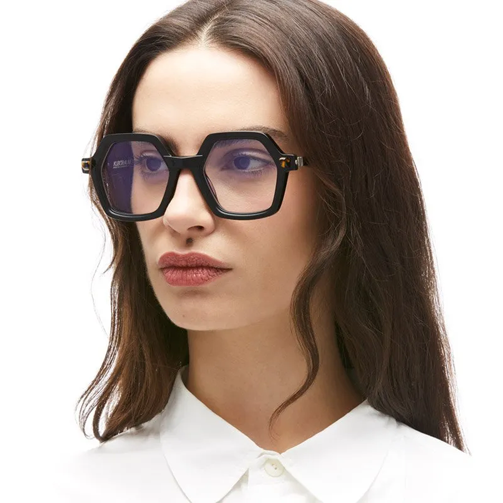 Kuboraum eyewear Model Q8 col. BS